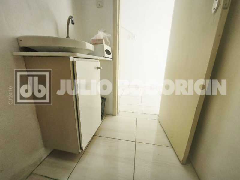 JBI701275 11. - 11