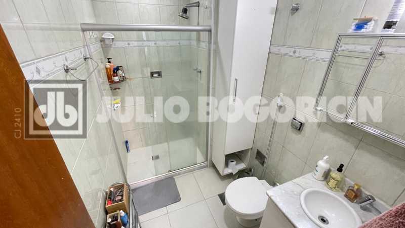 Conheça 95. do imóvel - MEIER - RUA BARÃO DE SÃO BORJA - EXCELENTE APTO.À VENDA - VARANDÃO - 3 DORMITÓRIOS(1 SUÍTE) DEPENDÊNCIA COMPLETA - 2 VAGAS ESCRITURADAS - INFRAESTRUTURA TOTAL. - JBM306670 - 22 95. - 22