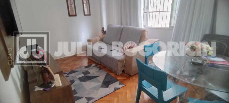 Conheça 2 do imóvel - Excelente apartamento reformado, 2 quartos, condomínio barato. Farta condução e comércio. Oportunidade !! - JBT207371 - 2 2 - 2