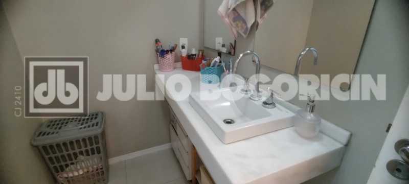 Conheça 14 do imóvel - Excelente apartamento reformado, 2 quartos, condomínio barato. Farta condução e comércio. Oportunidade !! - JBT207371 - 14 14 - 14