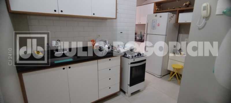Conheça 19 do imóvel - Excelente apartamento reformado, 2 quartos, condomínio barato. Farta condução e comércio. Oportunidade !! - JBT207371 - 19 19 - 19