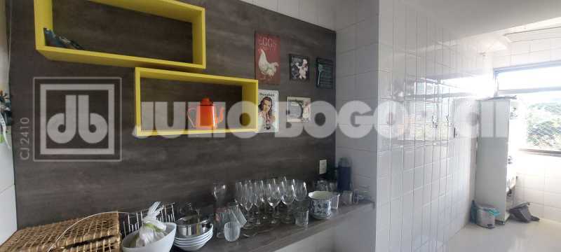 1000329798 - 25