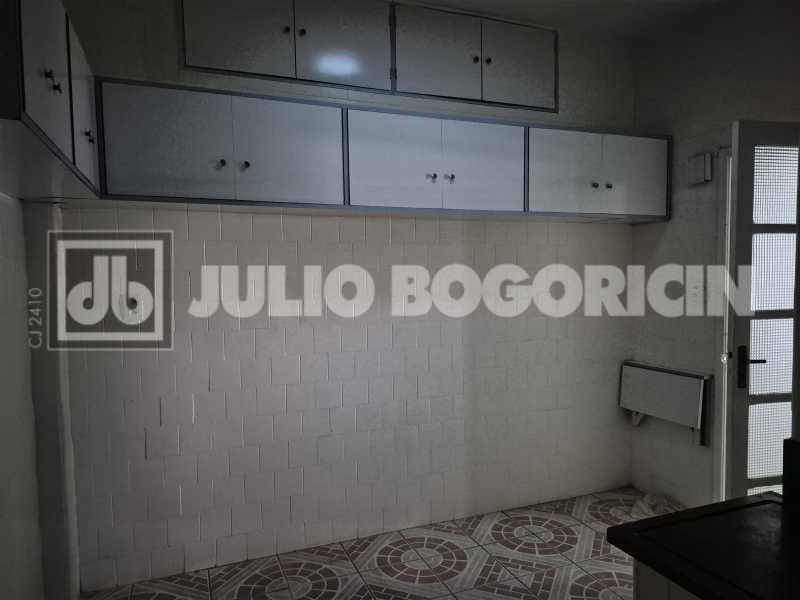 Conheça 21 do imóvel - Rua Cinco de Julho, muito arborizada, 2 Quartos com vaga escritura. - JBC200071 - 21 21 - 21