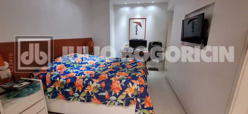 Conheça 30 do imóvel - Cobertura em Botafogo-sala ampla,varanda,suíte com closet-área nobre-painéis solares-exclusividade e conforto - JBF51495 - 30 30 - 30