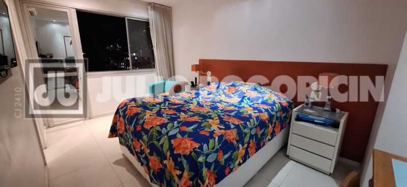 Conheça 31 do imóvel - Cobertura em Botafogo-sala ampla,varanda,suíte com closet-área nobre-painéis solares-exclusividade e conforto - JBF51495 - 31 31 - 31