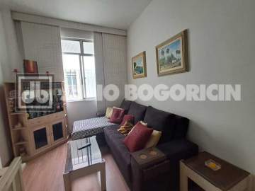 Ótima localização - Maravilhosa Localização na avenida Oswaldo Cruz , apto mobiliado ,em andar alto silencioso , tem uma otima divisão , sala quarto cozinha banheiro social ,cozinha planejada , area de serviço . - JBF17119