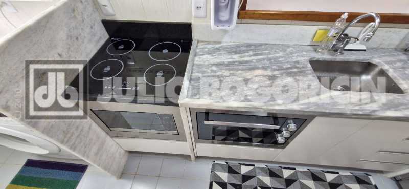 Conheça 1000193981 do imóvel - Julio Bogoricin Vende Apartamento 1 Quarto Infraestrutura Cond. Portal Da Barra Barra da Tijuca - JBB144899 - 31 1000193981 - 31