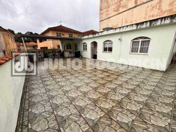 Oportunidade - Casa de rua de 110 m2 com terreno para 40 carros - JBM608472