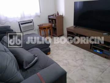 Imperdível - Localização privilegiada, junto ao Shopping Boulevard. Apartamento, Sala, 2 quartos, armários, cozinha planejada, dependência completa e área de serviço. - JBT207385