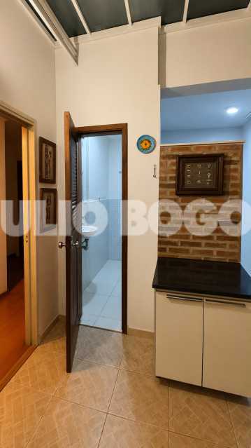 JBI37973 14. - 14