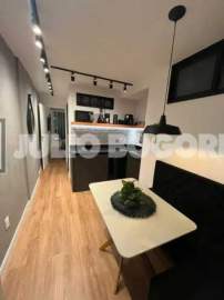 Apto reformado,com 1 quarto e vista lateral Mar!Localização privilegiada a poucos passos da praia,comércios e serviços - JBC102219
