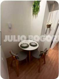 Apto reformado,com 1 quarto e vista lateral Mar!Localização privilegiada a poucos passos da praia,comércios e serviços - JBC102221