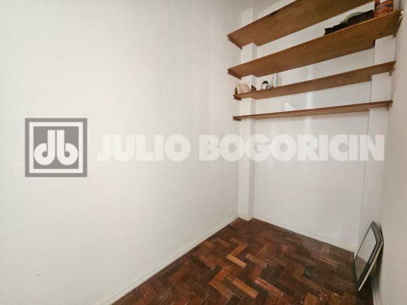 Conheça 793ffce8-9e8d-446d-b680-09c86a do imóvel - Botafogo! Rua Eduardo Guinle, três quartos, indevassável, dependência completa. Vaga de garagem. - JBF38460 - 32 793ffce8-9e8d-446d-b680-09c86a - 32