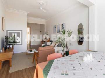 Apartamento Todo Reformado - 84m - 2 Quartos - 2 Banheiros - Entre Posto 5 e 6 - JBC200129