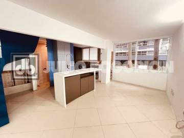 Apartamento à venda no Leblon, 2 quartos, 1 vaga, quadra da praia - JBL201274