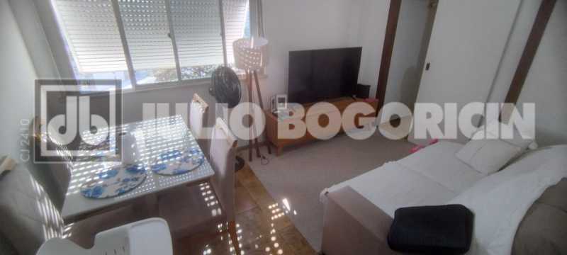 Conheça 6 do imóvel - Apartamento, 2 quartos, dependências completas, vaga de garagem escriturada, fácil acesso ao Centro, Zona Sul e Norte, próximo a Colégio Militar, farta condução e comércio. - JBT207401 - 6 6 - 6