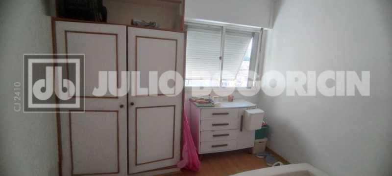Conheça 10 do imóvel - Apartamento, 2 quartos, dependências completas, vaga de garagem escriturada, fácil acesso ao Centro, Zona Sul e Norte, próximo a Colégio Militar, farta condução e comércio. - JBT207401 - 10 10 - 10