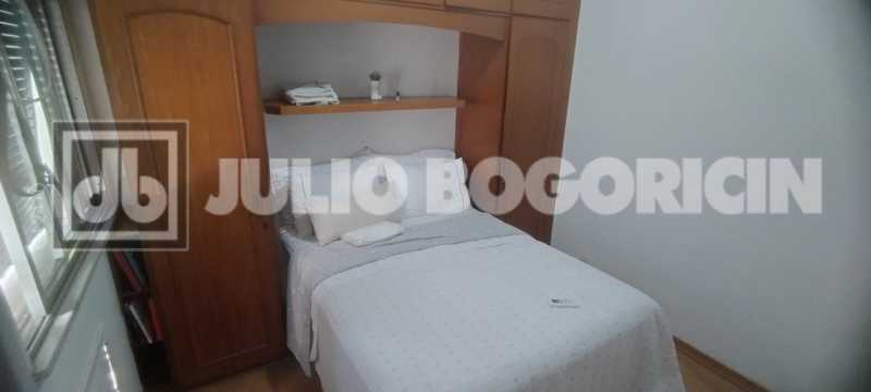 Conheça 11 do imóvel - Apartamento, 2 quartos, dependências completas, vaga de garagem escriturada, fácil acesso ao Centro, Zona Sul e Norte, próximo a Colégio Militar, farta condução e comércio. - JBT207401 - 11 11 - 11