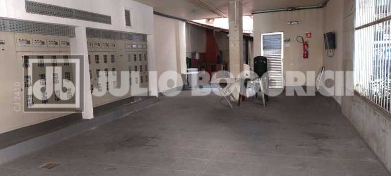 Conheça 23 do imóvel - Apartamento, 2 quartos, dependências completas, vaga de garagem escriturada, fácil acesso ao Centro, Zona Sul e Norte, próximo a Colégio Militar, farta condução e comércio. - JBT207401 - 23 23 - 23
