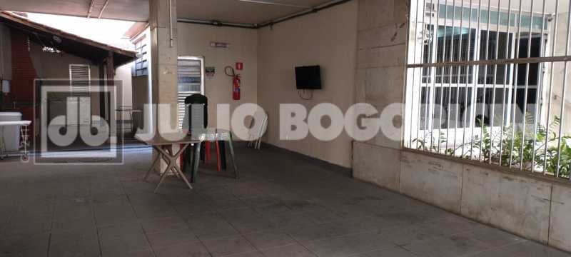 Conheça 24 do imóvel - Apartamento, 2 quartos, dependências completas, vaga de garagem escriturada, fácil acesso ao Centro, Zona Sul e Norte, próximo a Colégio Militar, farta condução e comércio. - JBT207401 - 24 24 - 24