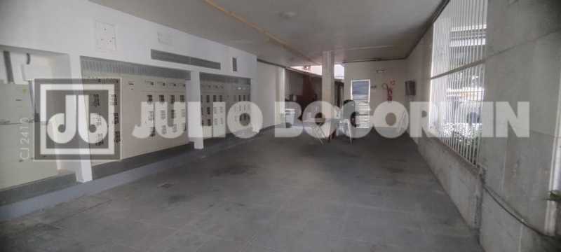Conheça 26 do imóvel - Apartamento, 2 quartos, dependências completas, vaga de garagem escriturada, fácil acesso ao Centro, Zona Sul e Norte, próximo a Colégio Militar, farta condução e comércio. - JBT207401 - 26 26 - 26