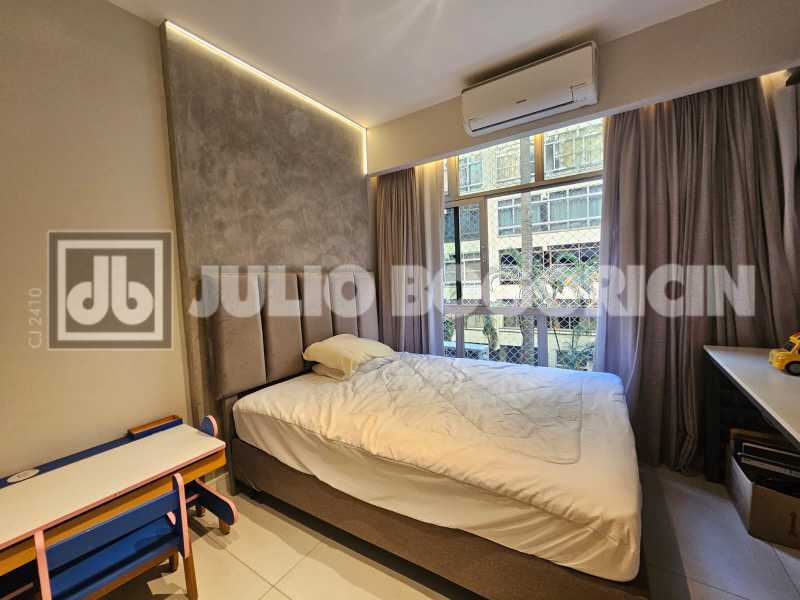 Conheça 3e58df0f-4b34-4540-81db-f7d140 do imóvel - Paissandu! Quadra da praia, apartamento amplo, reformado, três quartos, suíte. Duas vagas de garagem. - JBF38498 - 6 3e58df0f-4b34-4540-81db-f7d140 - 6