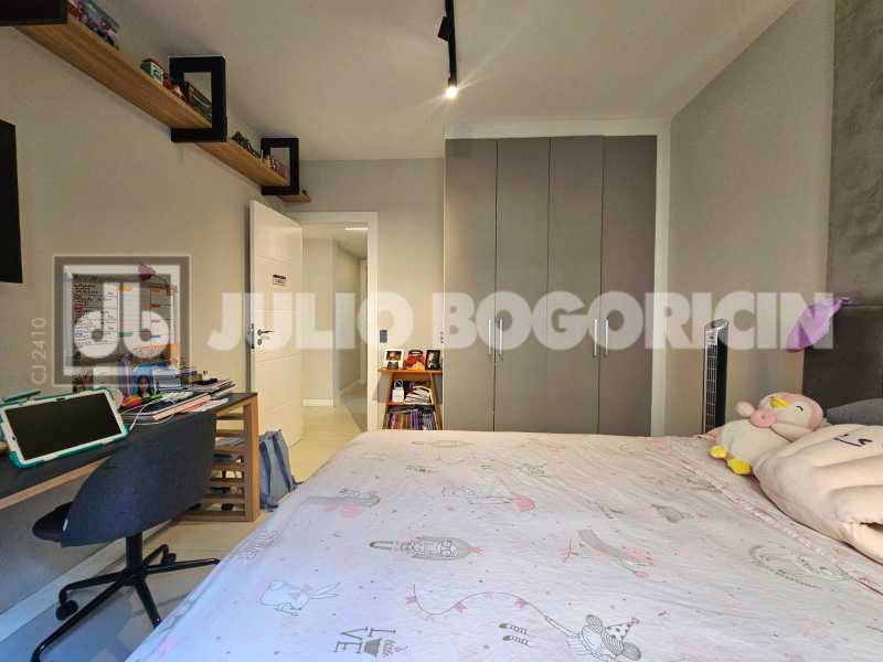 Conheça 2957e8f7-1a79-41a9-81c2-564792 do imóvel - Paissandu! Quadra da praia, apartamento amplo, reformado, três quartos, suíte. Duas vagas de garagem. - JBF38498 - 16 2957e8f7-1a79-41a9-81c2-564792 - 16