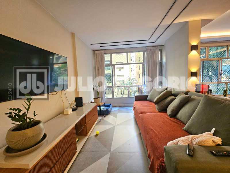 Conheça 37756798-82d0-49e9-9357-f95f0e do imóvel - Paissandu! Quadra da praia, apartamento amplo, reformado, três quartos, suíte. Duas vagas de garagem. - JBF38498 - 8 37756798-82d0-49e9-9357-f95f0e - 8