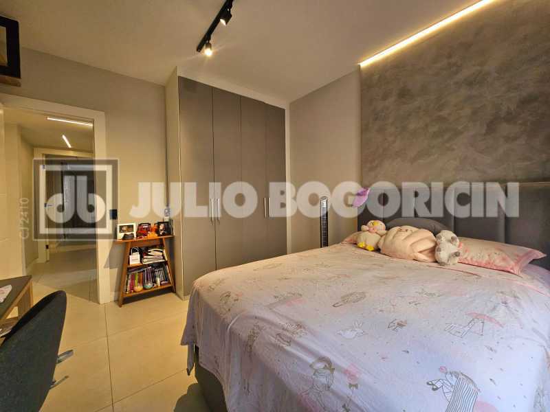 Conheça d9c2b133-3657-4d94-ac3a-1b761f do imóvel - Paissandu! Quadra da praia, apartamento amplo, reformado, três quartos, suíte. Duas vagas de garagem. - JBF38498 - 20 d9c2b133-3657-4d94-ac3a-1b761f - 20