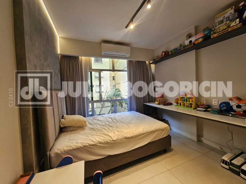 Conheça ea0cee73-9954-4f8c-8a63-afc104 do imóvel - Paissandu! Quadra da praia, apartamento amplo, reformado, três quartos, suíte. Duas vagas de garagem. - JBF38498 - 21 ea0cee73-9954-4f8c-8a63-afc104 - 21