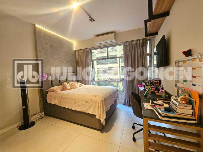 Conheça f5432bf6-1141-4ade-b97a-b85f84 do imóvel - Paissandu! Quadra da praia, apartamento amplo, reformado, três quartos, suíte. Duas vagas de garagem. - JBF38498 - 19 f5432bf6-1141-4ade-b97a-b85f84 - 19