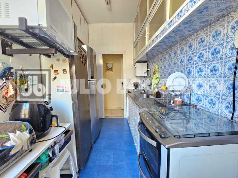 Conheça 0ac50d9d-56f6-4983-83ce-1a45fe do imóvel - Laranjeiras! Colado no Clube Fluminense, cobertura linear, original três quartos, varandão, vista Cristo! - JBF51507 - 21 0ac50d9d-56f6-4983-83ce-1a45fe - 21