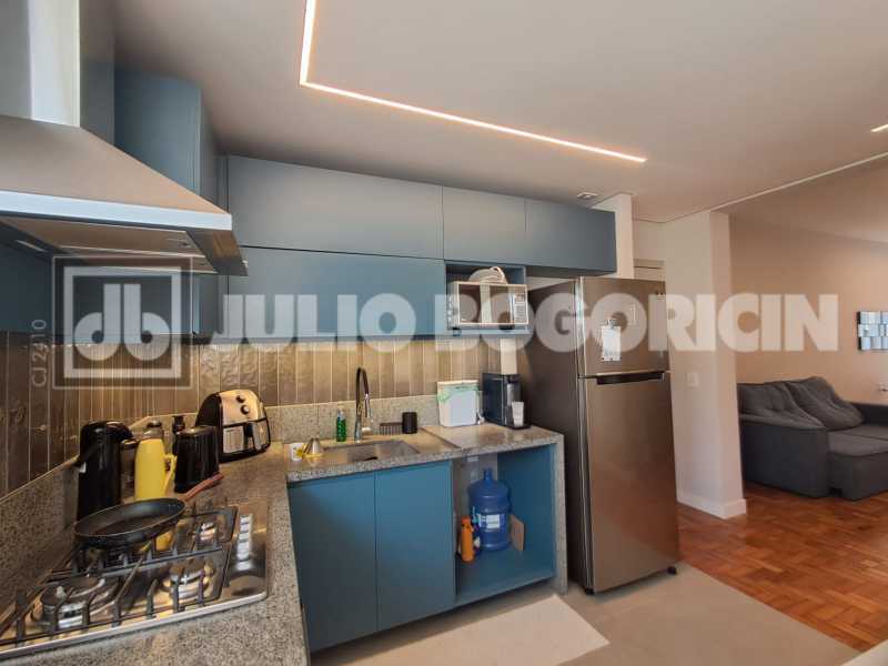 Conheça f2782713-d0ea-41e3-b9bf-62a0d9 do imóvel - Maravilhosa Localização , juntinho ao metrô Flamengo ,apto reformado com sala em dois ambientes ,vista para o Cristo Redentor cozinha conceito aberto ,area de serviço ,02qtos 01 suite . - JBF29765 - 30 f2782713-d0ea-41e3-b9bf-62a0d9 - 30