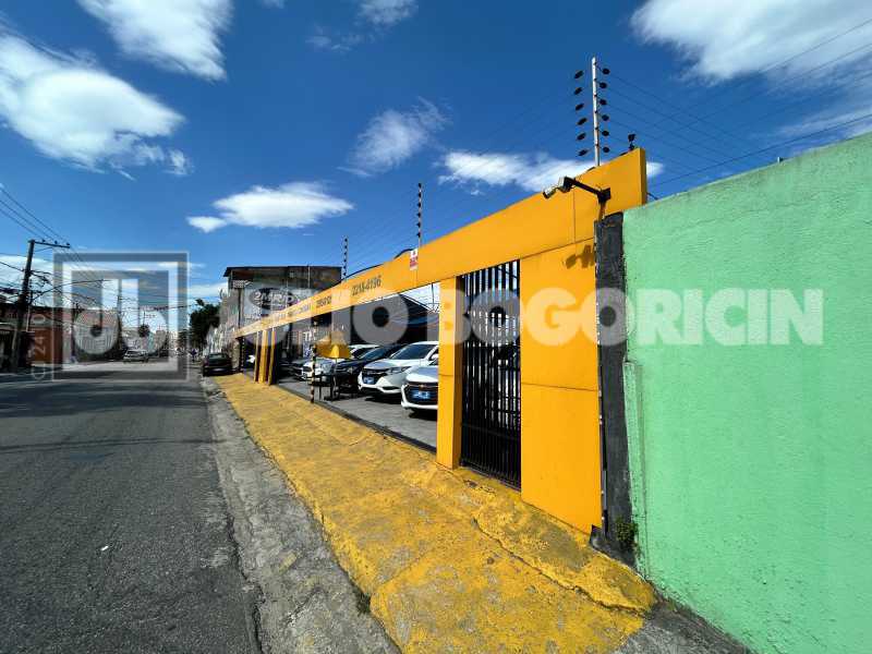2d3c2c7f-84bd-4803-8dd8-8140bd - 3