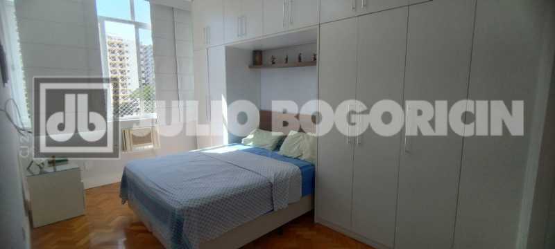 Conheça 11 do imóvel - Alto Rua Uruguai, área nobre. Lindíssimo apartamento, 3 quartos (suíte), dependências completas, vaga de garagem. Sol matinal. Metrô Uruguai e farta comércio e condução. NADA A FAZER !!! - JBT305455 - 11 11 - 11
