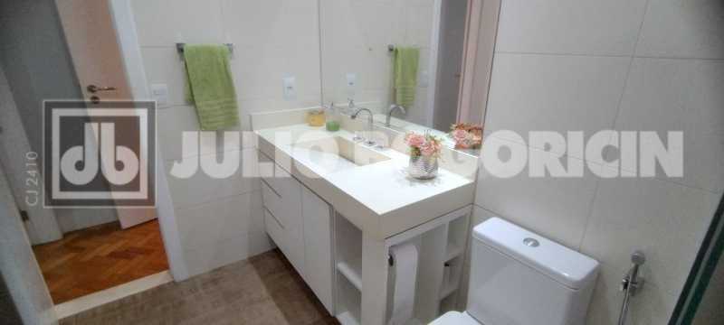 Conheça 12 2 do imóvel - Alto Rua Uruguai, área nobre. Lindíssimo apartamento, 3 quartos (suíte), dependências completas, vaga de garagem. Sol matinal. Metrô Uruguai e farta comércio e condução. NADA A FAZER !!! - JBT305455 - 12 12 2 - 12