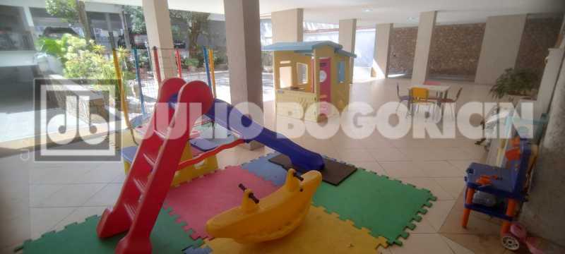 Conheça 26 2 do imóvel - Alto Rua Uruguai, área nobre. Lindíssimo apartamento, 3 quartos (suíte), dependências completas, vaga de garagem. Sol matinal. Metrô Uruguai e farta comércio e condução. NADA A FAZER !!! - JBT305455 - 26 26 2 - 26