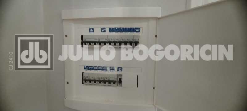 Conheça 30 do imóvel - Alto Rua Uruguai, área nobre. Lindíssimo apartamento, 3 quartos (suíte), dependências completas, vaga de garagem. Sol matinal. Metrô Uruguai e farta comércio e condução. NADA A FAZER !!! - JBT305455 - 30 30 - 30