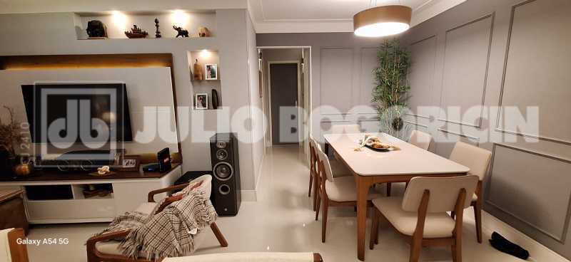 Conheça 1000220373 do imóvel - Julio Bogoricin Vende Apartamento 2 Quartos ( 1 Suíte ) Dependência Completa Cond. Parque Das Rosas Barra da Tijuca - JBB216525 - 8 1000220373 - 8