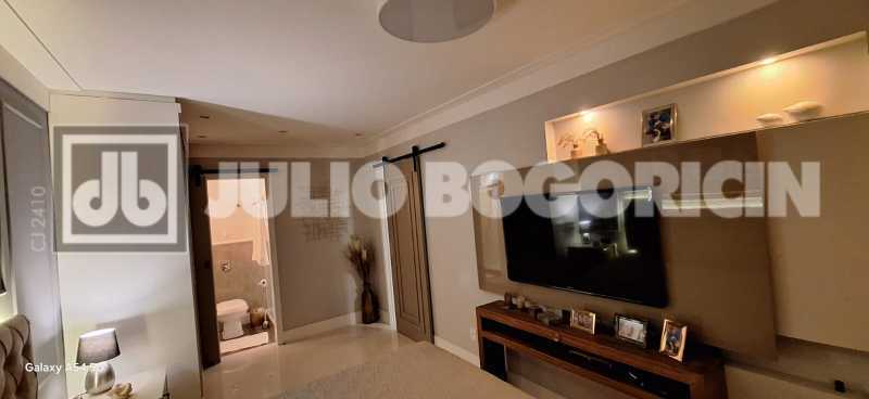 Conheça 1000220402 do imóvel - Julio Bogoricin Vende Apartamento 2 Quartos ( 1 Suíte ) Dependência Completa Cond. Parque Das Rosas Barra da Tijuca - JBB216525 - 31 1000220402 - 31