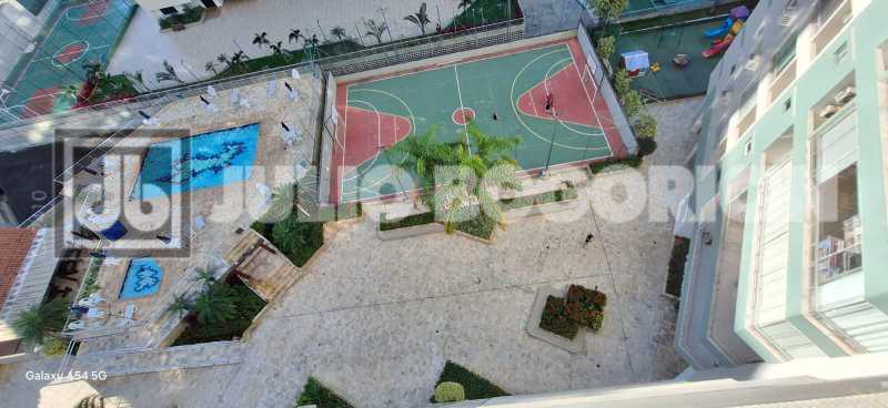 Conheça 1000220406 do imóvel - Julio Bogoricin Vende Apartamento 2 Quartos ( 1 Suíte ) Dependência Completa Cond. Parque Das Rosas Barra da Tijuca - JBB216525 - 40 1000220406 - 40