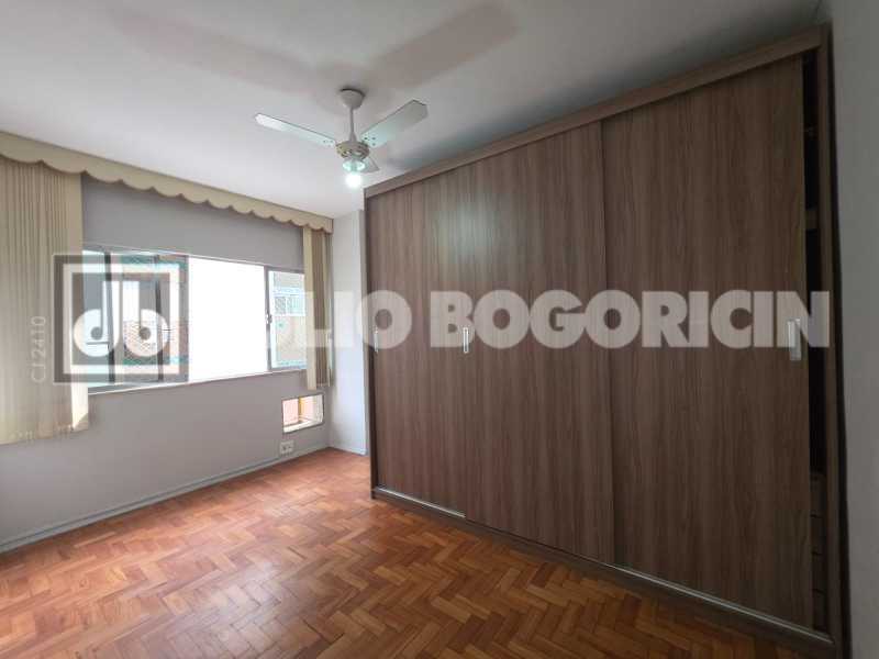 Conheça 6 do imóvel - Excelente localização. Apartamento, 2 quartos entre Rua Aquidabã e Dias da Cruz, farto comércio e condução. - JBM223778 - 6 6 - 6