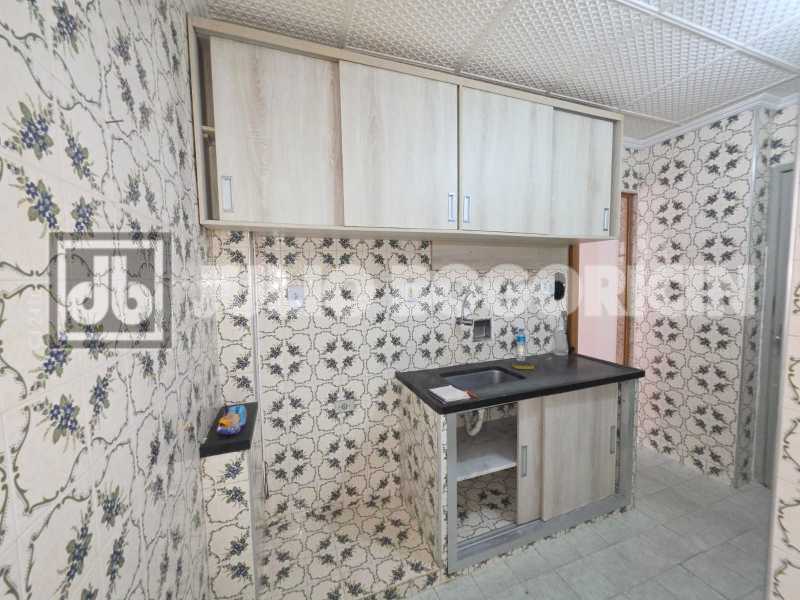 Conheça 9 do imóvel - Excelente localização. Apartamento, 2 quartos entre Rua Aquidabã e Dias da Cruz, farto comércio e condução. - JBM223778 - 9 9 - 9