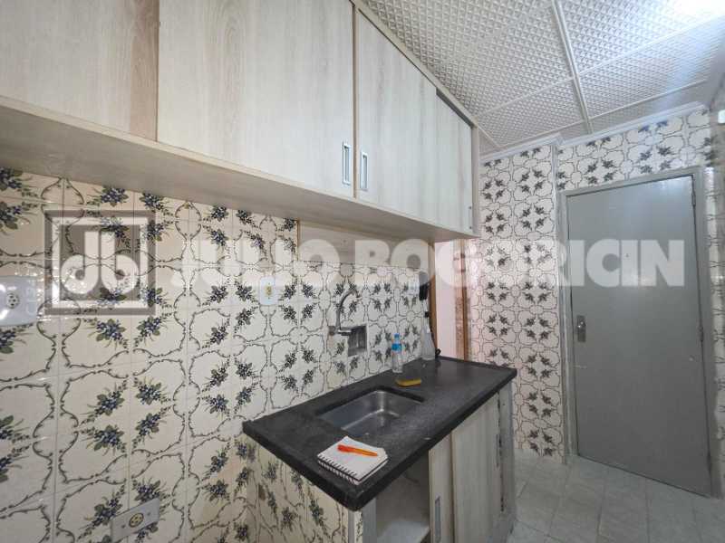 Conheça 17 do imóvel - Excelente localização. Apartamento, 2 quartos entre Rua Aquidabã e Dias da Cruz, farto comércio e condução. - JBM223778 - 16 17 - 16