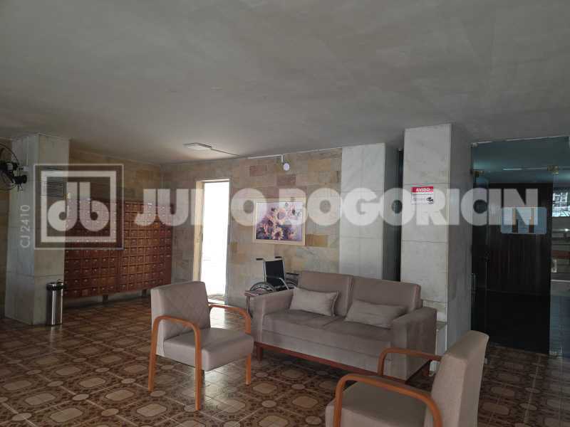 Conheça 28 do imóvel - Excelente localização. Apartamento, 2 quartos entre Rua Aquidabã e Dias da Cruz, farto comércio e condução. - JBM223778 - 26 28 - 26