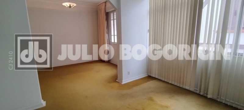 Conheça 3 do imóvel - Amplo apartamento, confortável planta, varanda, 3 quartos, dependências completas, Condomínio baratíssimo. Integração Metrô Uruguai. - JBT305463 - 3 3 - 3