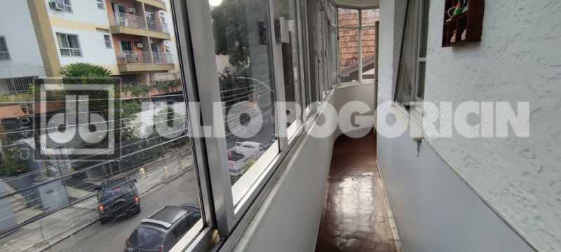 Conheça 9 do imóvel - Amplo apartamento, confortável planta, varanda, 3 quartos, dependências completas, Condomínio baratíssimo. Integração Metrô Uruguai. - JBT305463 - 9 9 - 9
