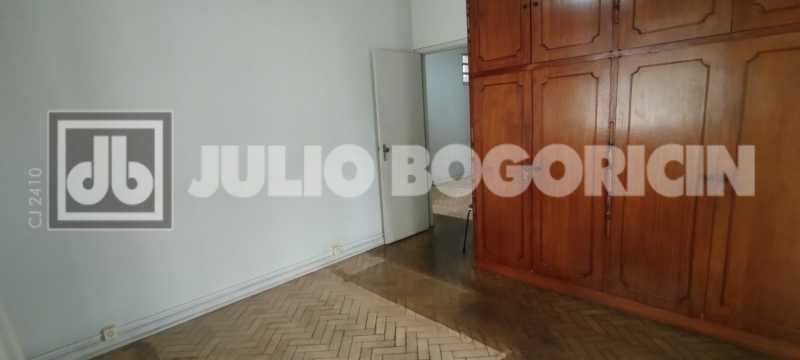 Conheça 14 do imóvel - Amplo apartamento, confortável planta, varanda, 3 quartos, dependências completas, Condomínio baratíssimo. Integração Metrô Uruguai. - JBT305463 - 14 14 - 14