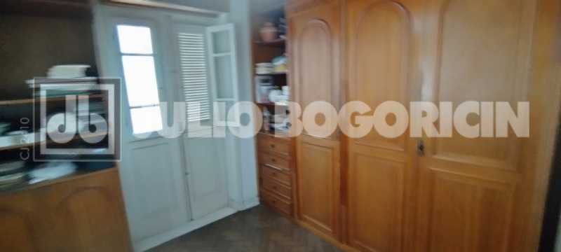 Conheça 16 do imóvel - Amplo apartamento, confortável planta, varanda, 3 quartos, dependências completas, Condomínio baratíssimo. Integração Metrô Uruguai. - JBT305463 - 16 16 - 16