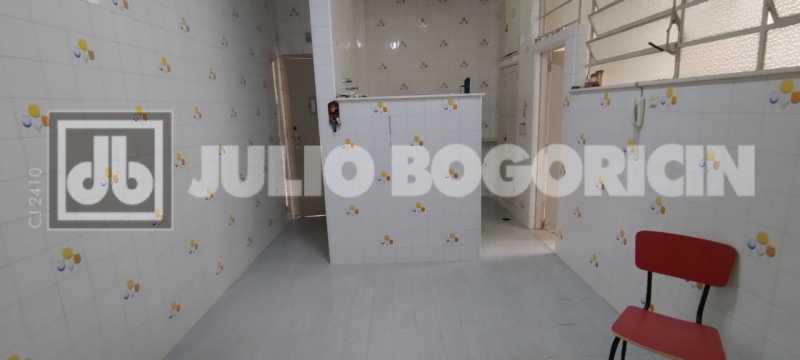 Conheça 19 do imóvel - Amplo apartamento, confortável planta, varanda, 3 quartos, dependências completas, Condomínio baratíssimo. Integração Metrô Uruguai. - JBT305463 - 19 19 - 19